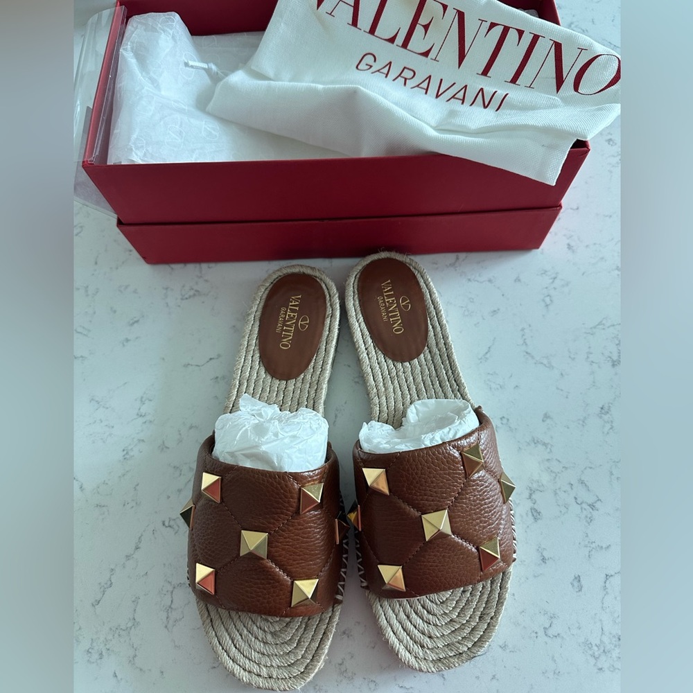 VALENTINO GARAVANI Roman Stud leather and raffia slides